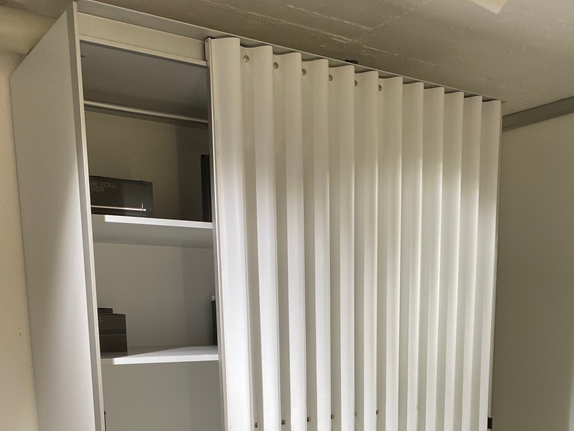 Faltvorhangschrank